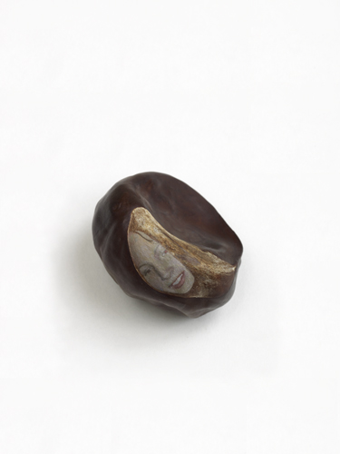Lee Edwards 'I don't fancy you, Lee' oil on conker, 1.5×3×3cm, 2010, photo by Andy Keate