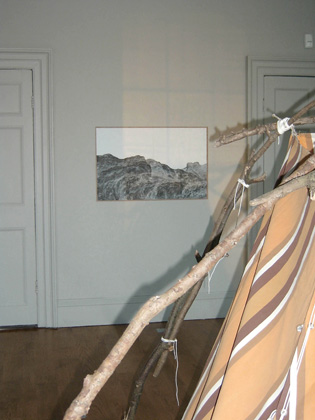 Ausland – Martina Schmid (folded drawing), Jan Peters (tent)