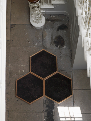 A Circle, image: International Lawns w. Ross Forrest 'Perivale Triple Hexagon with Royal Shady seed' from the 'Civic Lawn Archive' pine, polythene, topsoil, grass seed, 73 × 63 × 9 cm 2014; installation photography by Andy Keate