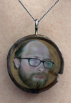 Lee Edwards 'Self–Portrait' oil on wood, 2.3cm diameter × 0.6cm, 2012 (private collection, London)